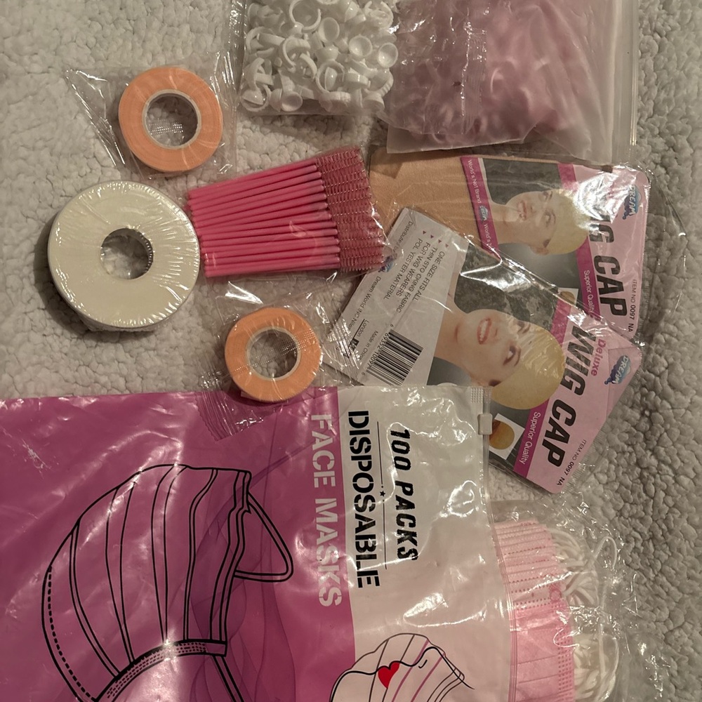 Lash and wig applying accessories